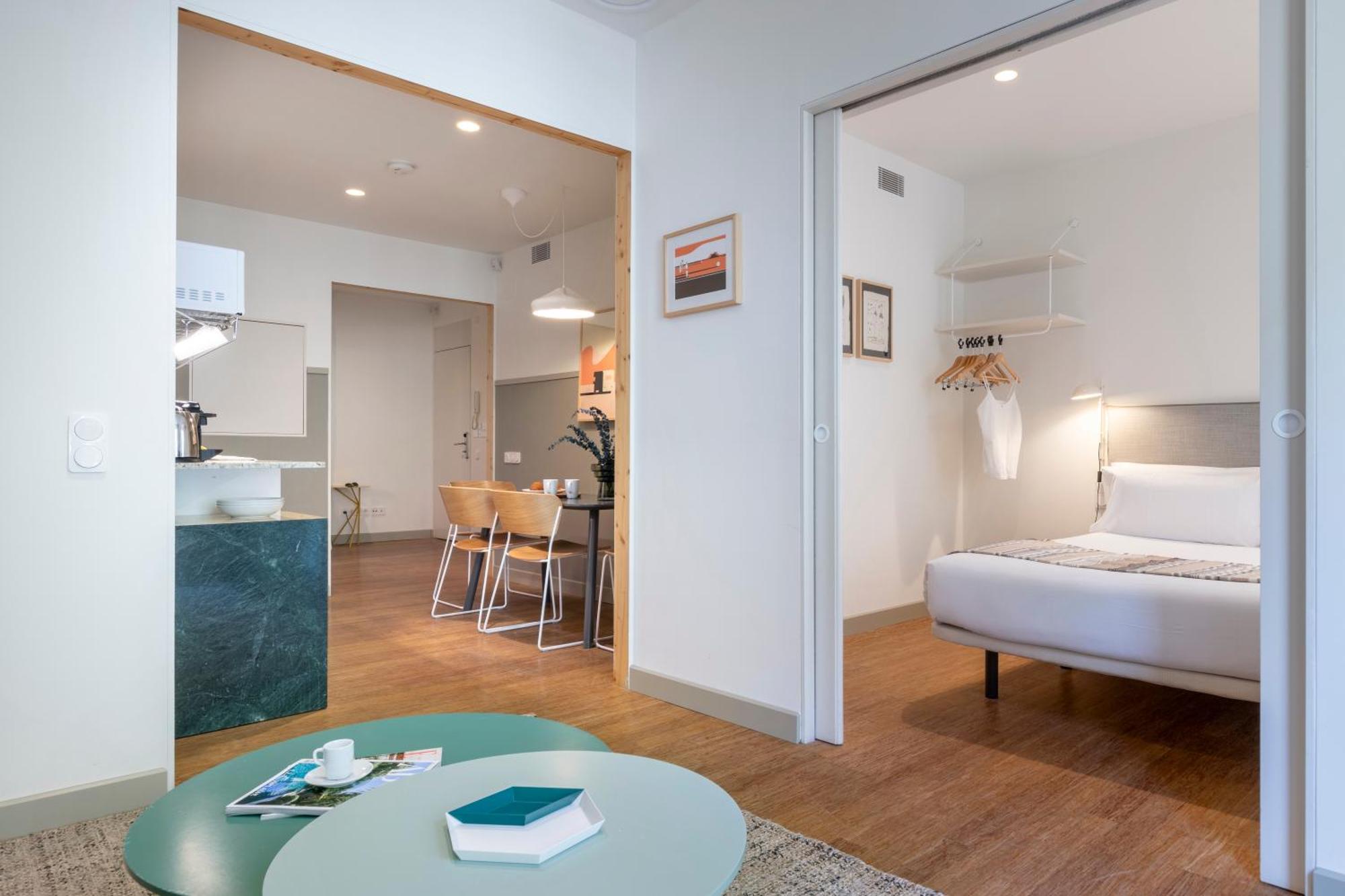 Aspasios City Oasis Apartments Barcellona Esterno foto